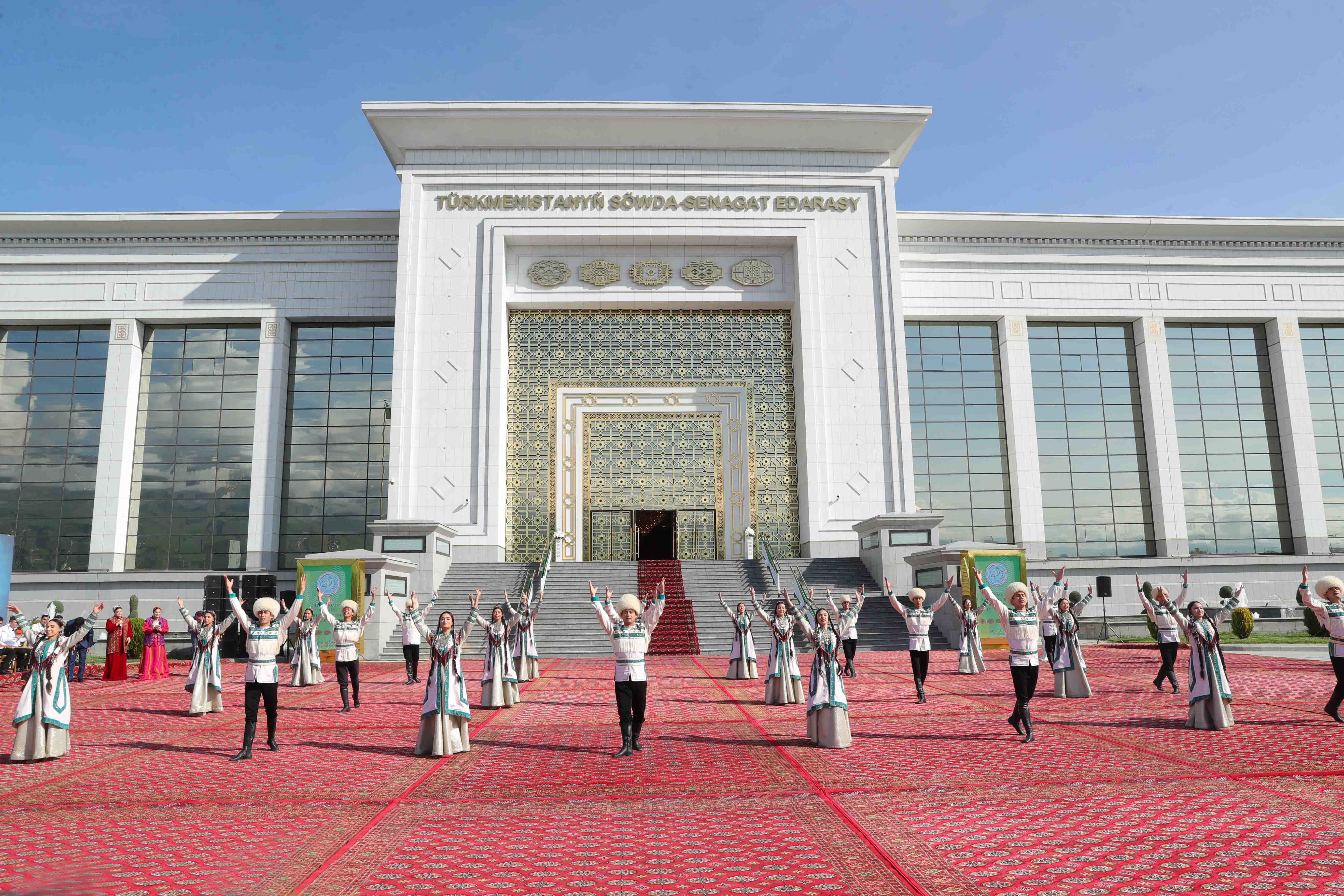 Hyzmatdaşlykdan ösüşe tarap: Aşgabatda köpugurly halkara sergi açyldy