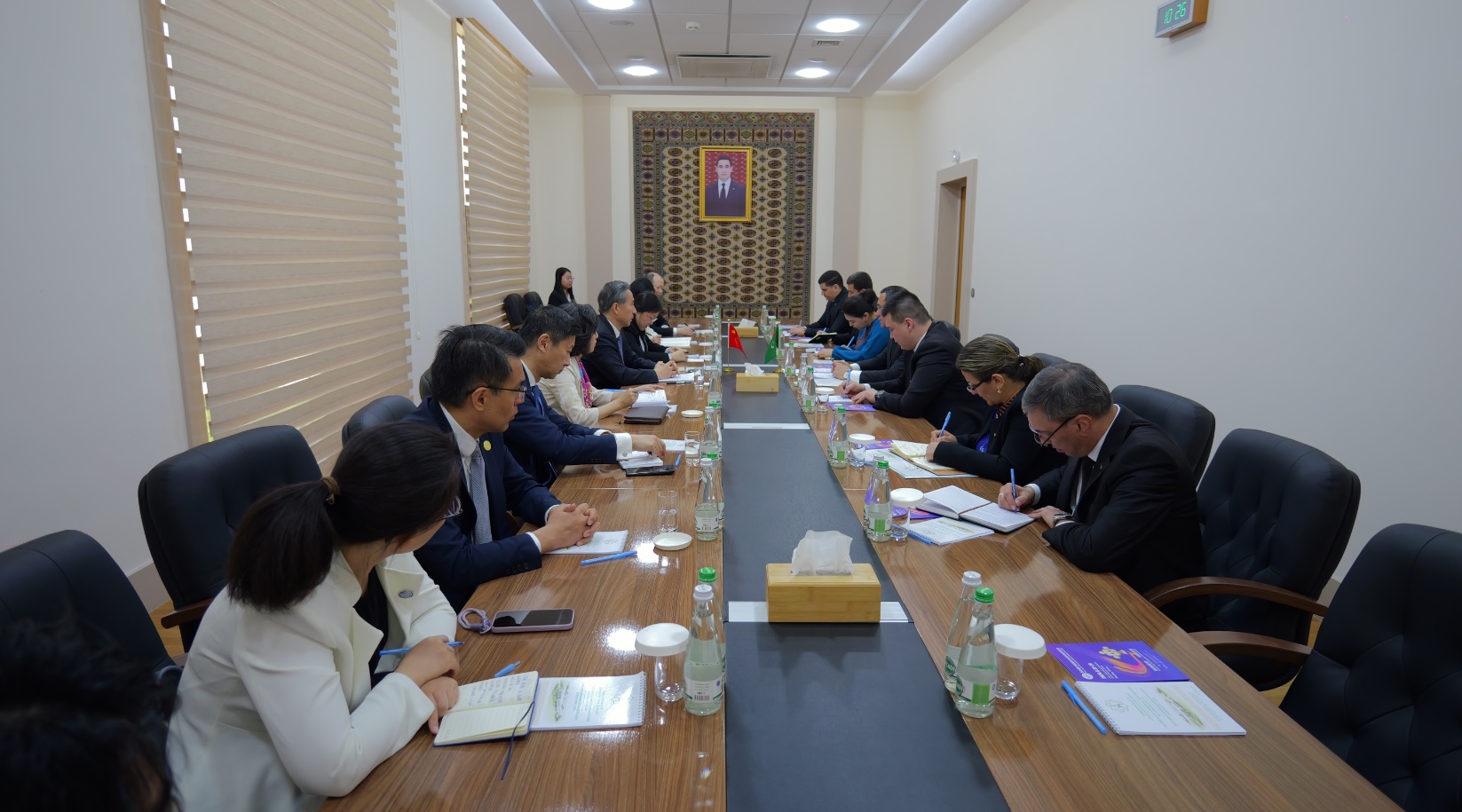 Türkmenistan bilen Hytaýyň arasynda söwda-ykdysady hyzmatdaşlygyň täze ugurlary ara alnyp maslahatlaşyldy