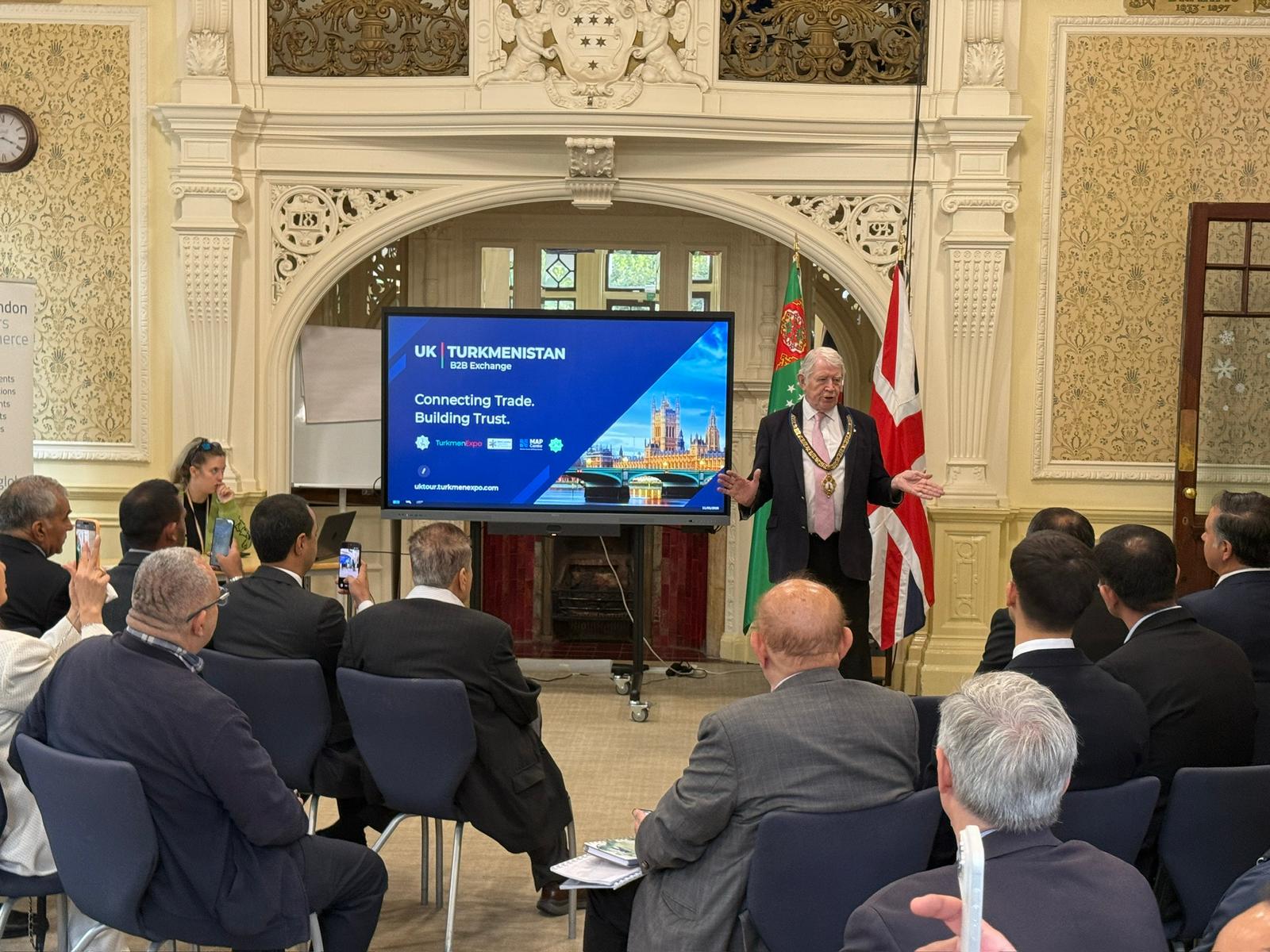 Türkmen telekeçileri Londondan Ýewropa bazaryna ýol açýar