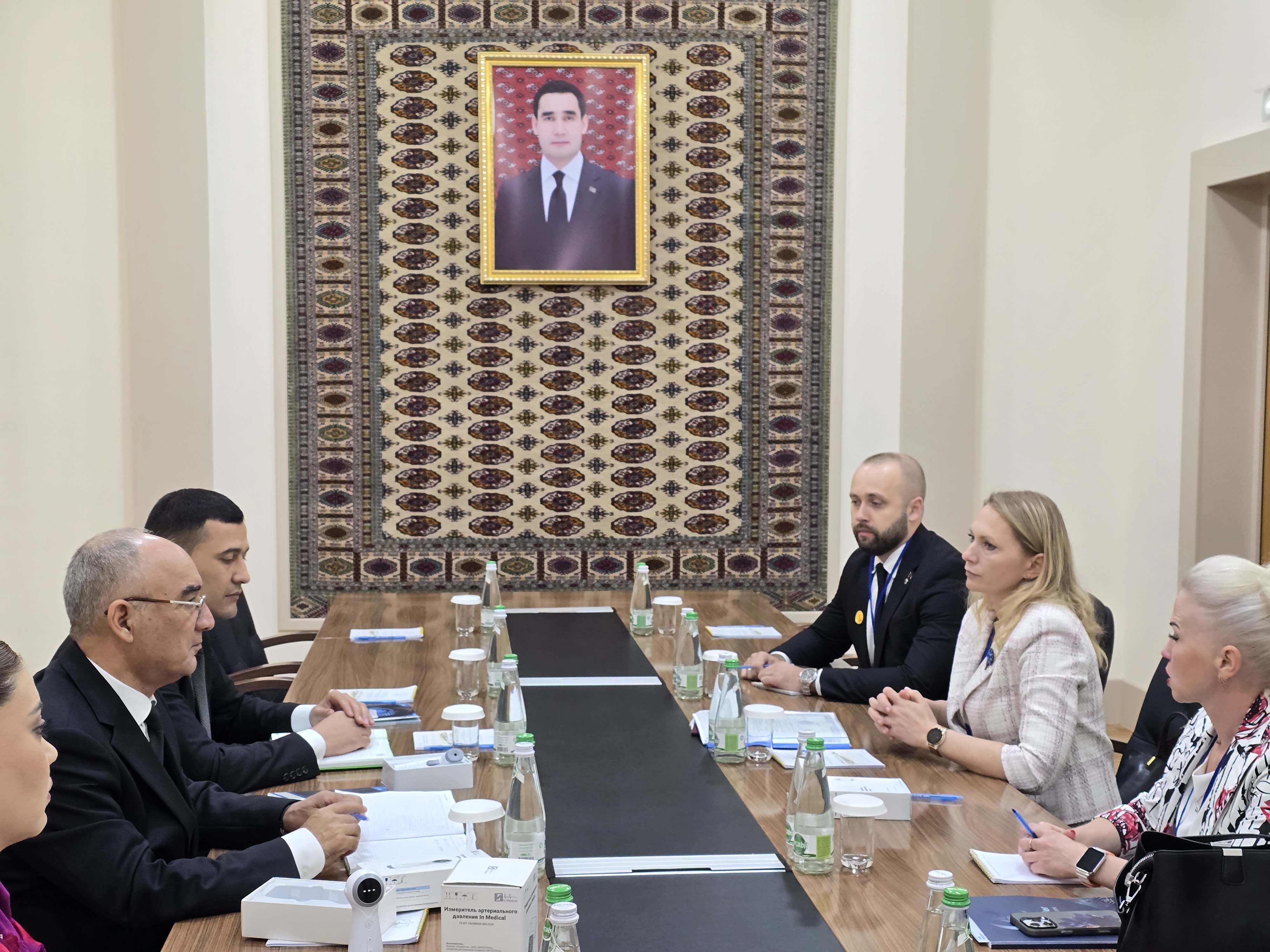 Ak şäher Aşgabat  işewürligiň paýtagty: Türkmenistanyň Söwda-senagat edarasy belarussiýaly kärdeşleri we işewürlik wekilleri bilen söwda-ykdysady hyzmatdaşlygy işjeň ösdürýär