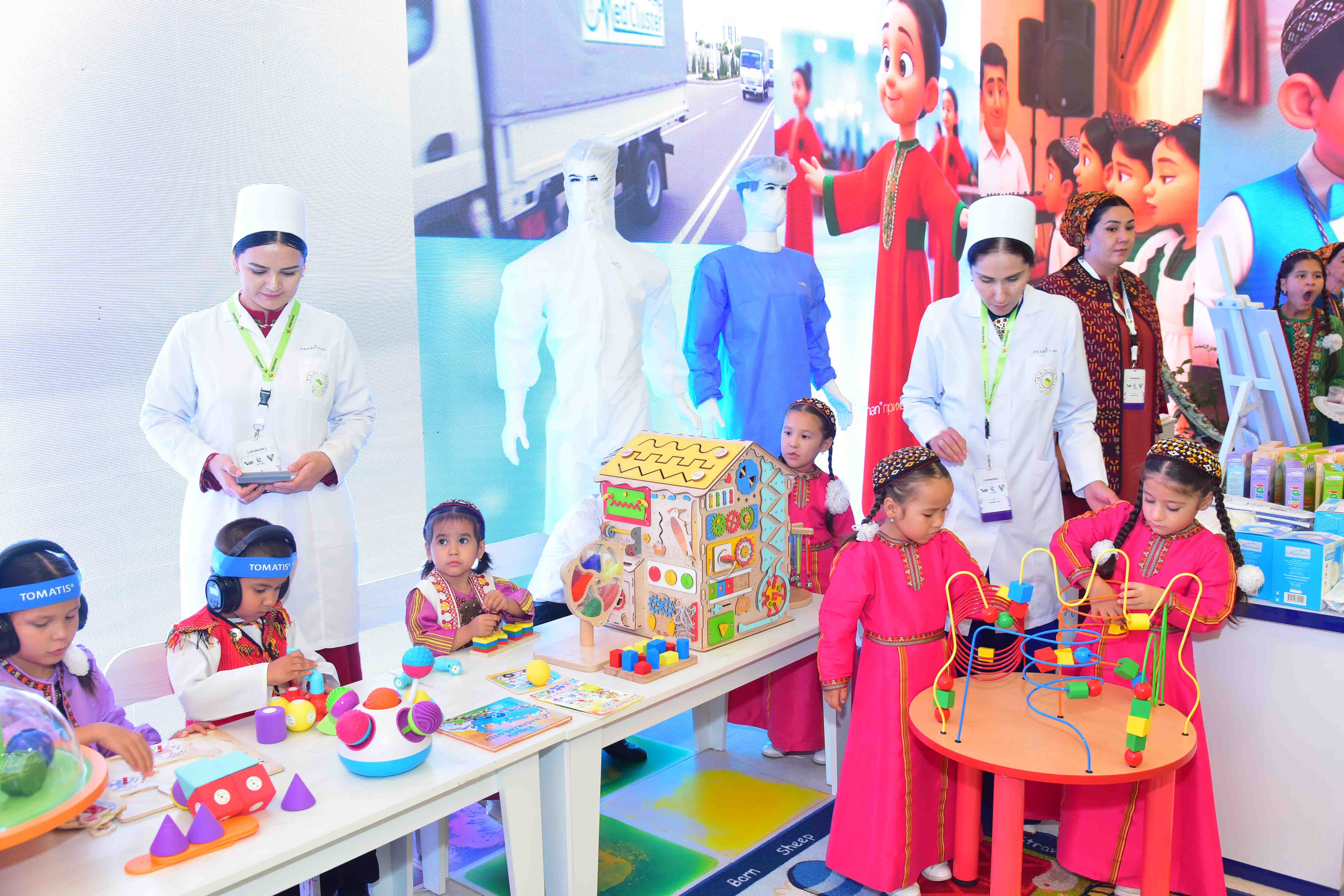 “Kids EXPO": çagalar dünýäsi bir meýdançada